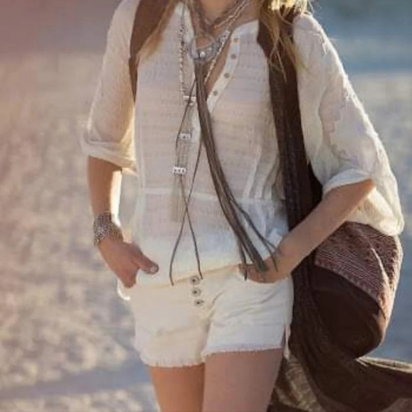 Free People Pants - Free People Runaway Slouch Cutoffs Button Fly Cream Denim Size 24 Festival